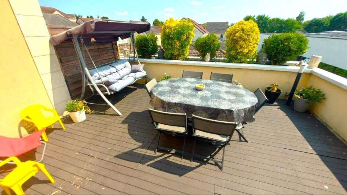 Appartement Familial Pour 6 Adultes Et 5 Enfants A 10 Min De Disney رومافييي المظهر الخارجي الصورة