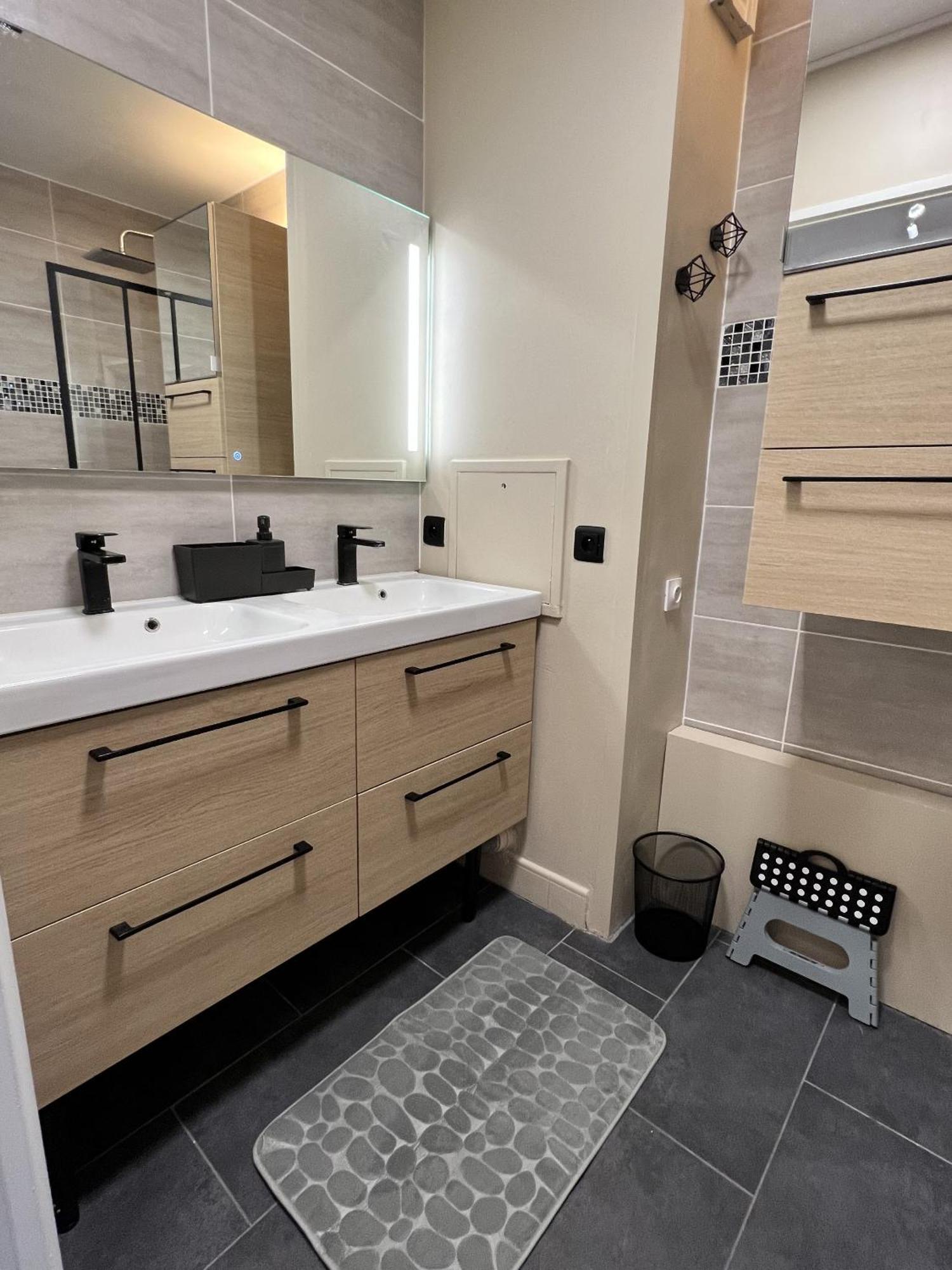 Appartement Familial Pour 6 Adultes Et 5 Enfants A 10 Min De Disney رومافييي المظهر الخارجي الصورة